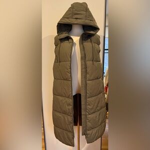 H&M Women's Hooded Puffer Vest